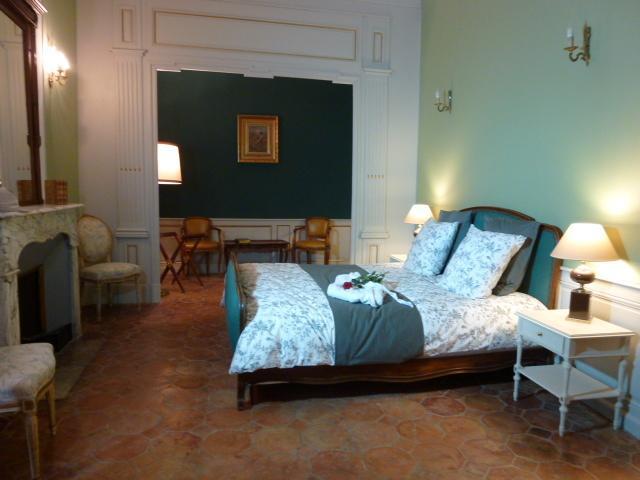 Hotel Cote Cour Chambres D'Hotes Бур-Сент-Андеоль Номер фото